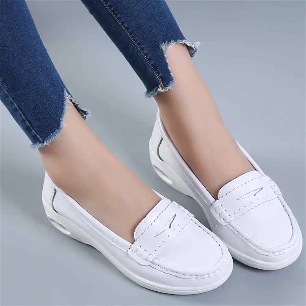 Thick Sole Slipon White Traine - Useful Tech Accessories Gifts For Husband บทวิจารณ์และราคา