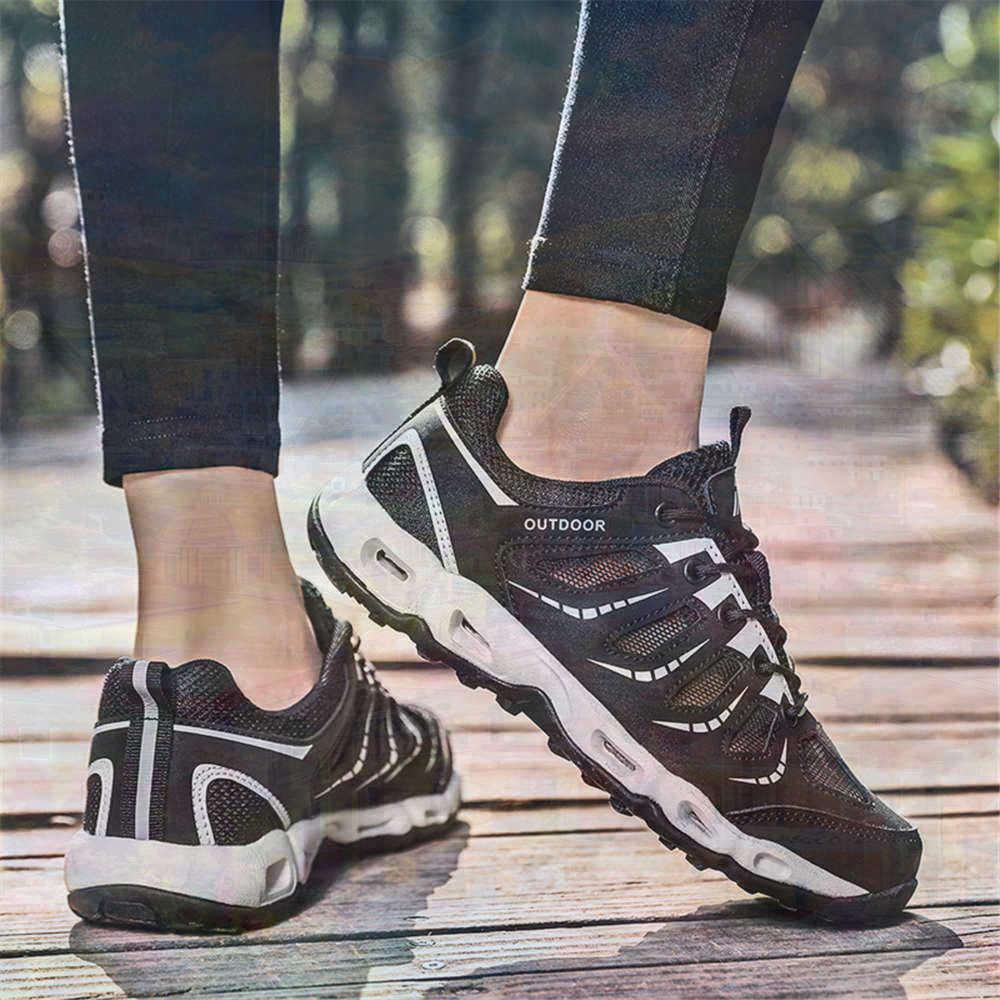Sumer Round Tip Silver Sneaker - Useful Tech Accessories Gifts For Husband บทวิจารณ์และราคา